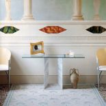 Ta zgrabna konsola może stać w holu lub pełnić funkcję pomocnika w salonie. Kolekcja Diapason. KAG MEBLE I ŚWIATŁO