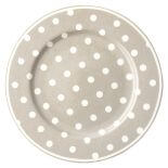 Talerz od wonderhome.pl. Dzieje letnich pikników: zobacz jak urządzić je dziś