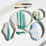 Talerze i miseczki z kolekcji From A Different Cloth holenderskiego studia Little Owl, littleowl.eu