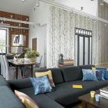 Tapeta w brzozy nawiązuje do jedynego drzewka na działce - brzózki.