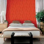 Tapeta winylowa kanadyjskiej firmy Blue Mountain z katalogu Red, cena za rolkę od 260 zł. BENJAMIN MOORE POLSKA