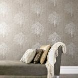 Tapeta z delikatnymi wzorami roślinnymi. EXIM