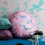 Tapety i tkaniny z pięknymi, zaskakującymi wzorami.