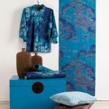 Tapety i tkaniny z pięknymi, zaskakującymi wzorami.