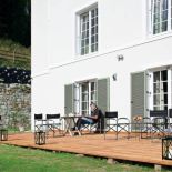 Taras- świetne miejsce do posiedzenia przy kawie.