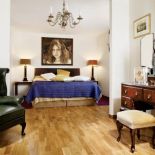 Tę antyczną toaletkę właścicielka znalazła w ulubionej graciarni w pobliżu Kings Road. Po