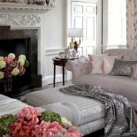 Styl glamour uwielbia połyskujące tkaniny