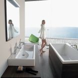 To drewniane meble łazienkowe: konsole, szafki, kontenery, do kupienia w pięciu kolorach. DURAVIT