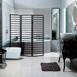 To dwa komplety kwiatowych dekoracji, szklanych listew oraz płytek ściennych w czterech kolorach: lazurowym, czarnym,