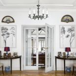 To mieszkanie jest bardzo brytyjskie: powściągliwe, zdyscypliowane, z klasą.