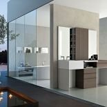 To połączenie kamienia, drewna, podświetlanych luster za 11 020 euro. Aqua Design