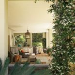 To salon i jadalnia w jednym - od rana toczy się tu życie.