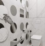 mała łazienka w mieszkaniu nad morzem