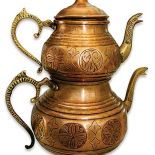 Tradycyjne tureckie imbryki do parzenia herbaty.