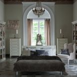 Trochę Prowansji, odrobina Anglii. Sypialnia w stylu eklektycznym. Aranżacja: Fabryka Wnętrz.