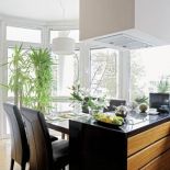 Tu można jeść i zachwychać się widokiem okolicy.