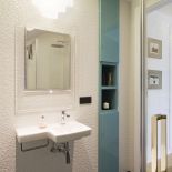 Tu też projektanci przemycili odrobinę koloru.