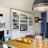 Turkus to ukłon w stronę upodobań pani domu - stał się kolorem przewodnim w domu.