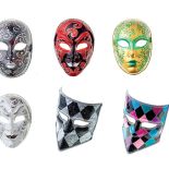 Tylko w masce kucharz mógł flirtować z królową, a hrabina z koniuszym.