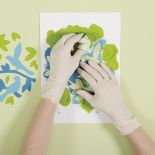 Udekoruj ściany lub meble. Wzór podpatrzony w lesie