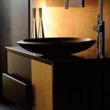 Umywalka Atrio Black Velvet i szafka Concert Galery (wys. 40 cm). Cena zestawu - 11 400 zł netto. OMNIRES