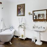 Umywalkę z Calais wylicytowali na eBayu.