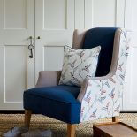 Uszak w skandynawskim wydaniu, tkaniny z kolekcji Homes and Garden II marki Baker Lifestyle. RIDEX DEKORACJE