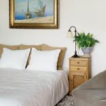 W całym domu widać miłość właścicieli do naturalnych materiałów: drewna, kamienia, lnu.