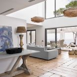 W domu najważniejsze są widoki. Ogromne okna wszytkie wychodzą na zachodnią stronę gdzie krajobrazy sa najpiękniejsze.