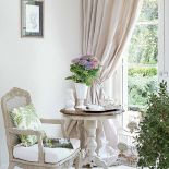 W holu wojskowy motor, w garażu amfibia. Trudno o większe zaskoczenie w dopieszczonym wnętrzu. Ale nie ma się co