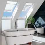 W kuchni i łazience warto zamontować odporne na wilgoć okna z PVC. Za PPP-V preSelect zapłacimy od 1639,59 zł, FAKRO