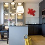 W kuchni każda lampa jest inna, ale razem wyglądają świetnie.