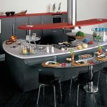 W kuchni Skyline, którą zaprojektował Lucci e Orlandini, można przygotowywać kolację, nie przerywając pogawędki z