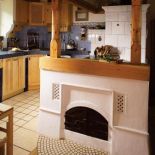 W kuchni znalazło się miejsce na piec.