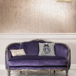 W mieniącym się welurze za 4200 zł. STUDIO ROCOCO