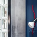 W mieszkaniu panuje zdecydowanie męski klimat – także w kolorystyce: dominują piękne zgaszone lazury, niebieskości