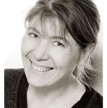 W muzeum ceramiki w Sevres bywa przynajmniej raz na miesiąc. Jeśli akurat pracuje nad nową kolekcją, zdarza się, że