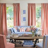 W oknie tkanina Porlock Stripe (Jane Churchill) za 248 zł/m. IMPRESJE HOME COLLECTION