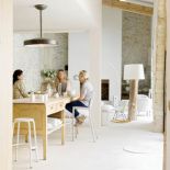 W otwartej kuchni i salonie dziennym rodzina spędza najwięcej czasu.