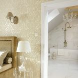 W pierwotnym projekcie miała być w odcieniu pudrowego różu.