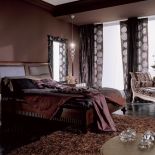 W podróż do krainy snu zabierze nas łóżko Voyage. Do kompletu stolik Platinum. GALERIA MEBLI CAROLINE - CENTRUM WITEK