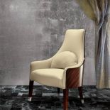 W ramie na wysoki połysk. SMANIA. Fotel w nowej odsłonie