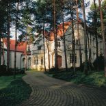 W sercu podwarszawskiego Konstancina jest pałacyk przypominający angielską wiejską rezydencję.