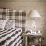 drewno w sypialni w stylu francuskim