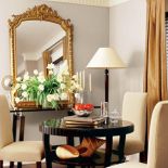 W stonowanych barwach: ściany pomalowano wodorozcieńczalną lateksową farbą akrylową Super Spec-Latex 275. Cena - 39