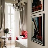 W sypialni nie mogło zabraknąć włoskich akcentów.