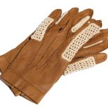 W takich rękawiczkach najlepiej prowadzi się kabriolet ze skórzaną kierownicą.