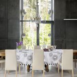 W tym domu wszystko jest inaczej: ściany są na podłodze, a podłoga na ścianach.