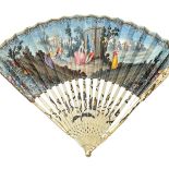 Wachlarz składany ze sceną rodzajową, pozłacana i posrebrzana kość, papier, Francja, ok. 1770 r.