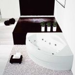 Wanna Diamante (150 x 150 cm, głębokość 42 cm) przypomina kształtem kryształ. Zaprojektował ją Marcello Cutino. Cena - 2964